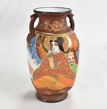 Vintage Japanese Satsuma Moriage Style Hand Painted Vase 5&quot; tall  Women &amp; Man - £20.15 GBP