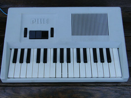  Vintage Soviet USSR Kids Electric Toy Piano Pille Norma Factory About 1983 - £70.34 GBP
