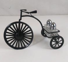 Vintage 1950s Metal Tricycle Mini Glass Salt &amp; Pepper Shakers - $291.13 MXN