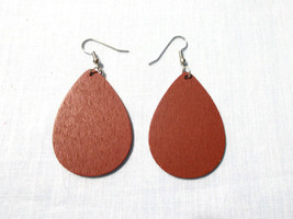 Deep Rusty Brick Red Color Wooden Tear Drop Shaped Dangle Earrings - £4.70 GBP