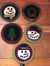Lot of 5 Felted Fabric Round Coasters w Wreath Snowman &amp; Christmas Tree ... - $14.89