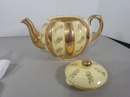 Vintage Gibson Yellow Gold Striped Tea Pot w/ Lid. Staffodshire England.  T22 - £23.17 GBP