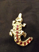Women&#39;s Gold Tone and Red Rhinestone Alligator Brooch/ Pin - £7.91 GBP