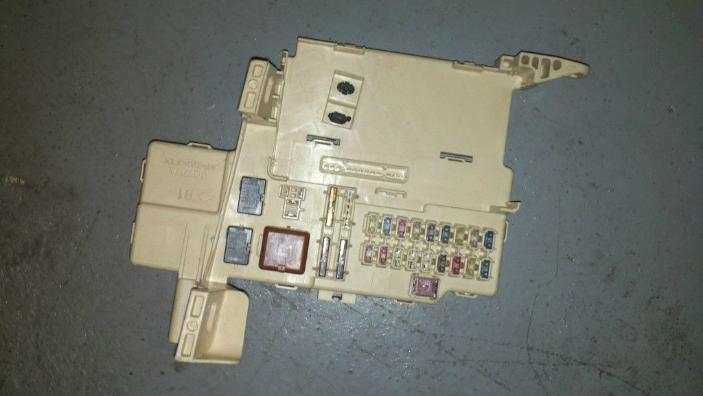 00-05 Toyota Celica Interior Fuse Box and 50 similar items