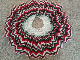 Vintage Crochet Knit TREE SKIRT Afghan Red Green White  Christmas Holiday  - £26.88 GBP