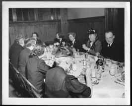 WWII US Naval Training School (WR) Bronx NY Photo WAVES Dinner Party #3 - £15.76 GBP