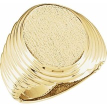 Oval Ridged Signet Ring in 18k Yellow Gold - £1,629.88 GBP+