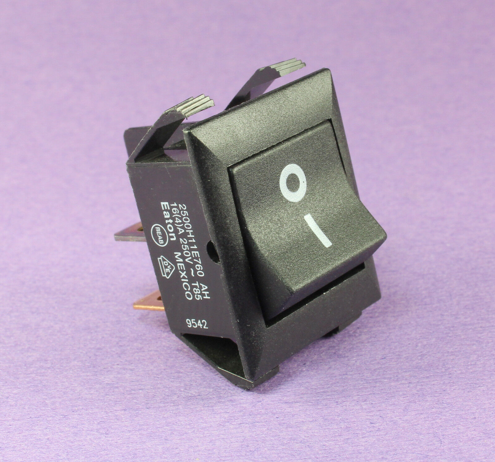 1pc  Eaton 22A 125vac, Rocker Switch SPST, ON/OFF, High Inrush Current  2500 - £10.04 GBP