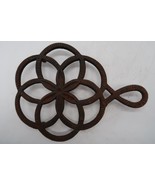 VTG &#39;45 JZH John Zimmerman Harner 7.5&quot; Cast Iron Trivet Circles Flower - $371.09 MXN