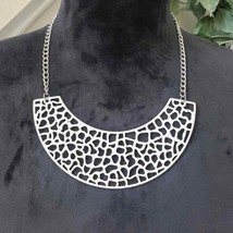 Women&#39;s White Geometric Cutout Metal Collar with Silver Chain Necklace - £22.38 GBP