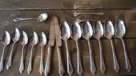 Vintage Oneida Tudor Plate Flatware - £11.86 GBP