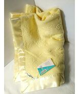 Vtg Yellow Baby Crib Blanket Satin Edge NEW Triboro ORIG TAGS Embossed 3... - €47,14 EUR