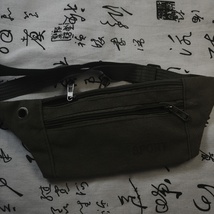 Bum bags, a trendy and practical accessory image 3