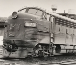 Lehigh Valley Railroad LV #570 DF-4 Electromotive Train B&amp;W Photo Lehighton PA - £7.34 GBP