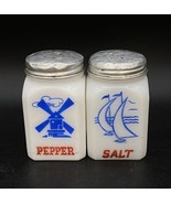 Tipp City Salt and Pepper Shaker Milk Glass Sailboats Dutch Windmill Mix... - €30,94 EUR