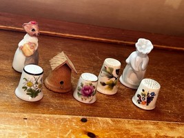 Lot of Floral Flowers Porcelain Cute Mouse Wood Bird House Thimbles – la... - £11.83 GBP