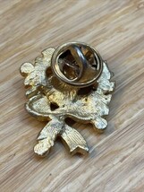 Bluehills Gold Tone Teddy Bear Wreath Brooch Pin Estate Jewelry Find KG JD - £9.35 GBP