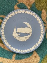 Wedgwood Jasperware Christmas Plate 1979 Buckingham Palace Blue White 8.25&quot; - $21.78