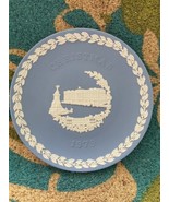 Wedgwood Jasperware Christmas Plate 1979 Buckingham Palace Blue White 8.25&quot; - $29.85 CAD