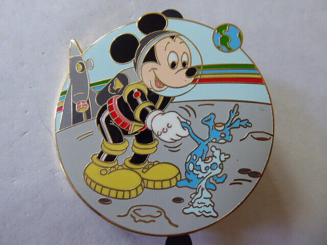 Disney Swapping Pins 32676 WDW - Mickey & Alien - Through the Years With Mick... - $46.52