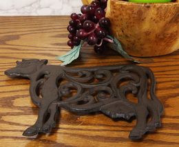 Western Holstein Cow With Lace Scrolls Design Cast Iron Metal Trivet Accent - $456.12 MXN