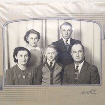 Vintage Portrait Photo in Cabinet Card, Original Black and White Family Picture - £20.20 GBP