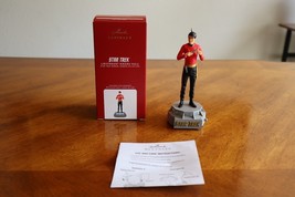 LIEUTENANT HIKARU SULU STAR TREK LIGHT SOUND MIRROR  2020 Hallmark Ornament - $231.63 MXN