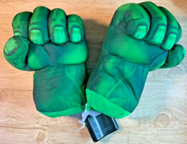 Incredible Hulk Marvel Talking Fist Smash Hands Tested And Working, Superhero - £27.37 GBP