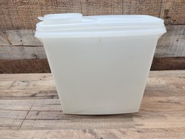 Vintage Tupperware  #469 Cereal Keeper - 2 Quart Storage Container With Lid - £18.11 GBP