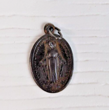 Vintage Miraculous Medal Catholic Virgin Mary silver tone pendant - £7.73 GBP
