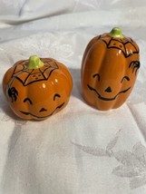 holiday Pumpkin Halloween ceramic carved face salt and pepper shakers kitchen - £8.70 GBP