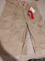 ROYAL BLUE APPAREL Relaxed Fit Cargo Shorts  -**BRAND NEW Khaki Size 34 - $180.38 MXN