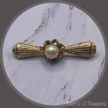 Vintage Brooch Gold Tone Faux Pearl Signed DUBARRY ⚜️ - £7.71 GBP