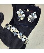 Vintage Thermoset Bracelet and Clip On Earrings Acrylic Gray and Black S... - $888.09 MXN