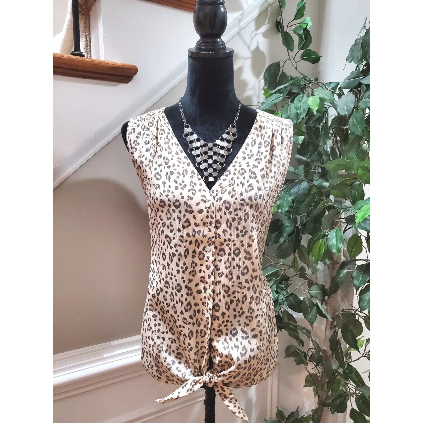 Nine West Women's Beige & Brown Polyester V-Neck Sleeveless Casual Shirt Size XL Item image 11