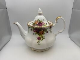 Royal Albert Bone China OLD COUNTRY ROSES Full Size Teapot with Round Op... - $129.99