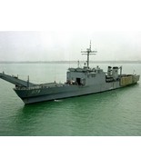 USS NEWPORT COUNTY 8X10 PHOTO LST-1179 NAVY US USA MILITARY TANK LANDING... - £3.88 GBP