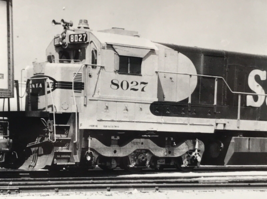 Atchison Topeka &amp; Santa Fe Railway Railroad ATSF #8027 C30-7 Locomotive Photo - £7.58 GBP