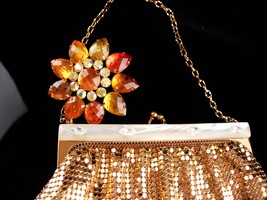 Gold Flapper purse / vintage Whiting &amp; Davis mesh purse / Joan rivers brooch - o - £132.32 GBP