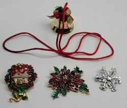 Christmas Pin Jewelry Lot DAJC Cat Wreath Sarah Coventry Snowflake Poinsettia - £11.49 GBP