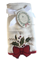 Wellesley Manor Christmas White Red Fingertip Towels Set of 2 Holly Embroidered - £29.96 GBP