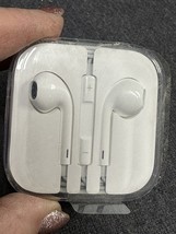 Apple iPod iPad iPhone 3.5mm Wired Earbuds Volume Control Headphones OEM... - £9.53 GBP