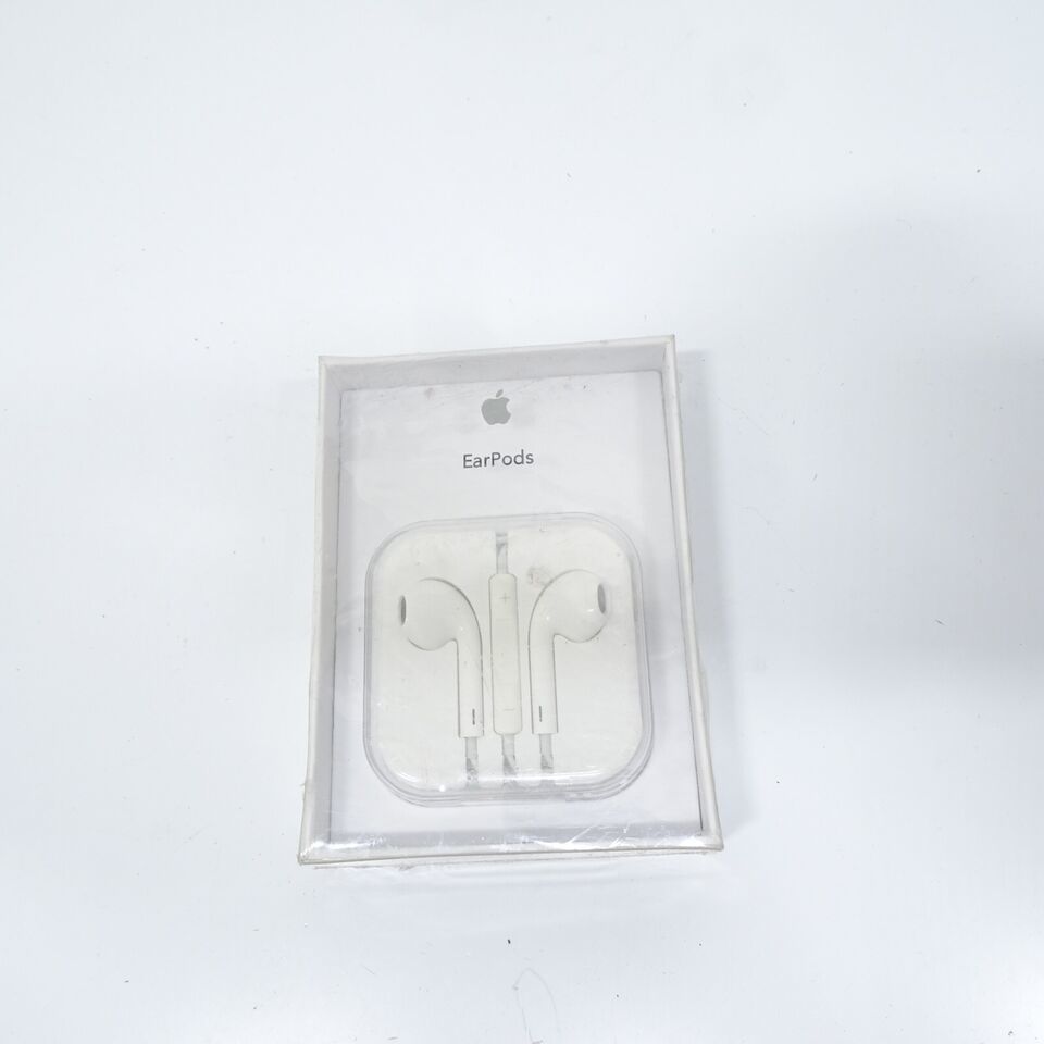 Apple MD827LL A EarPods with Remote and Mic Standard Packaging White