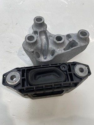 2021 Chevy Traverse LT 3.6L LH Driver Transmission Frame Mount 84382026 OEM Item image 5
