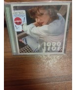 TAYLOR SWIFT CD 1989 TAYLOR&#39;S VERSION AQUAMARINE GREEN EDITION WITH POSTER - $150.34 MXN