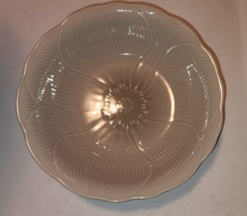 Mikasa Spring Iris Bowl 8 Inch FT 725 Cereal Soup Kitchen Serving Flower - $12.99