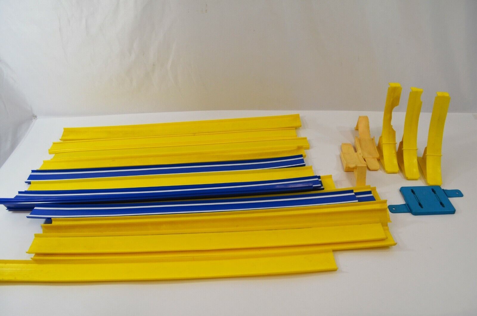 Matchbox Superfast Track Set Pieces Blue Yellow Ramps Vtg Canada - $72.38