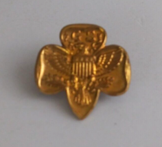 Vintage GS Girl Scouts Of America Eagle Gold Tone Lapel Hat Pin - £5.71 GBP
