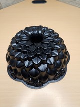Nordic Ware Chrysanthemum Non-Stick Bundt Cake Pan Mold 10 Cup Made in USA - £15.45 GBP