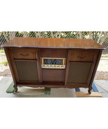 Magnificent Magnavox 1ST664S Am/Fm Stereo w/ Turntable 6L6 Tube Cherry C... - $1,097.60 CAD